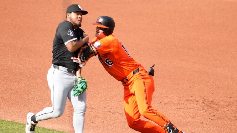 orioles’-coby-mayo-criticized-for-baserunning-tactic,-and-benches-clear-in-baltimore