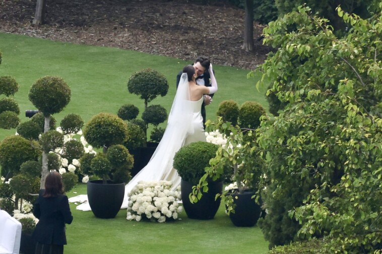 josh-allen-and-hailee-steinfeld-get-married-in-stunning-california-wedding