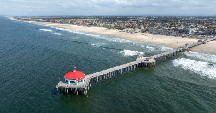 police-chase-turns-into-shootout-as-suspect-reaches-dead-end-after-driving-on-pier