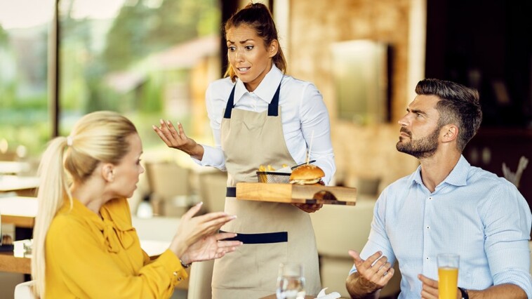 restaurant-consultant-reveals-what-customers-should-never-do-when-dining-out
