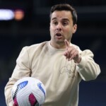 giraldez-confirmed-as-new-ol-lyonnes-coach