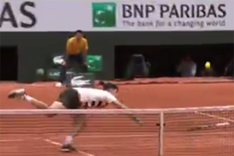 carlos-alcaraz-lauded-for-his-stunning-act-of-sportsmanship-at-french-open
