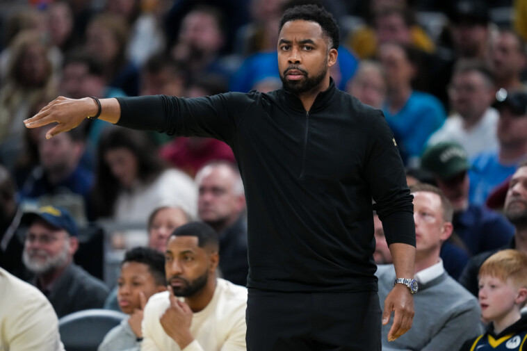 ex-knicks-associate-coach-johnnie-bryant-a-finalist-for-suns-job