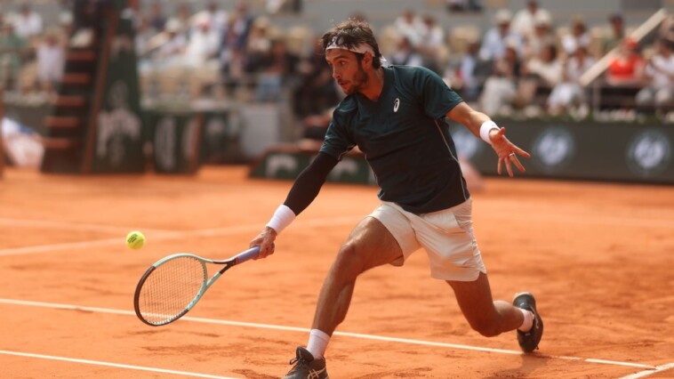 musetti-warned-for-kicking-ball-at-paris-line-judge