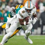 sources:-steelers-unlikely-to-trade-for-te-smith
