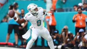 source:-steelers-renew-talks-with-fins-te-smith