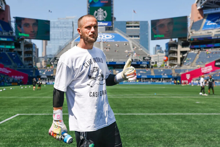 sounders-owner-angrily-confronts-players-over-‘club-world-ca$h-grab’-warm-up-shirts,-per-reports
