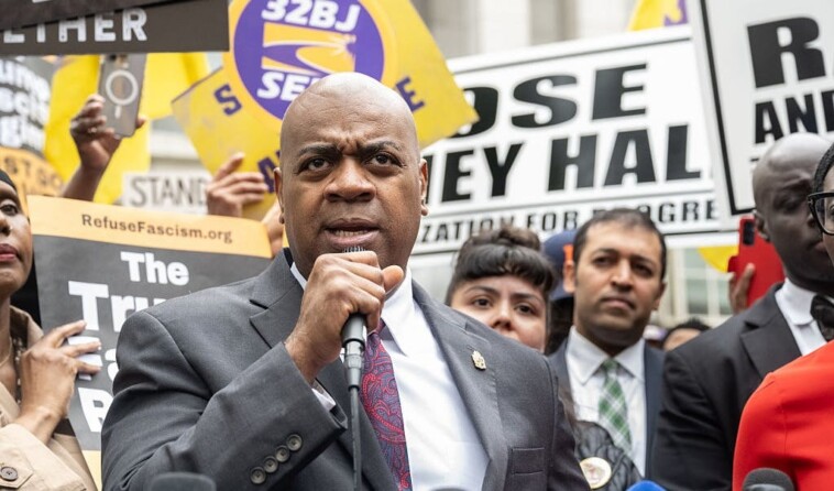 newark-mayor-sues-trump-da-over-‘false-arrest’-after-ice-facility-flap