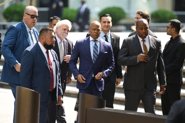 ‘america’s-cop’-bernie-kerik-remembered-as-‘raw,-real’-family-man-at-nyc-funeral