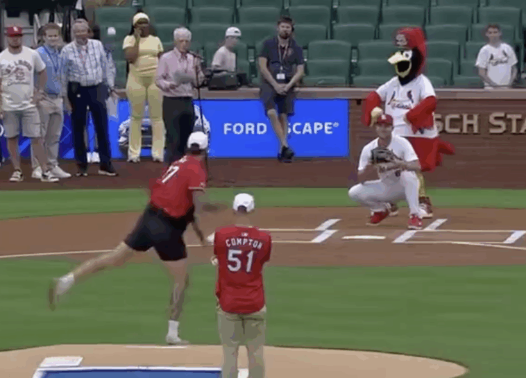 former-nfler-taylor-lewan’s-first-pitch-at-cardinals-game-was-an-utter-disaster:-‘worst-day’
