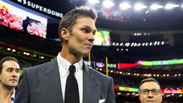 tom-brady-reveals-why-he-won’t-‘throw-shade’-at-patrick-mahomes,-nfl-stars-from-broadcast-booth
