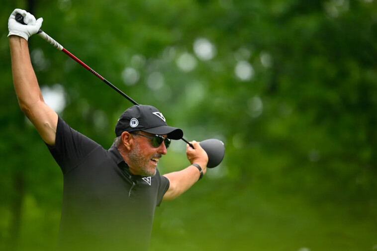 monday-leaderboard:-phil-mickelson-unleashes-one-more-thrill-on-eve-of-us.-open