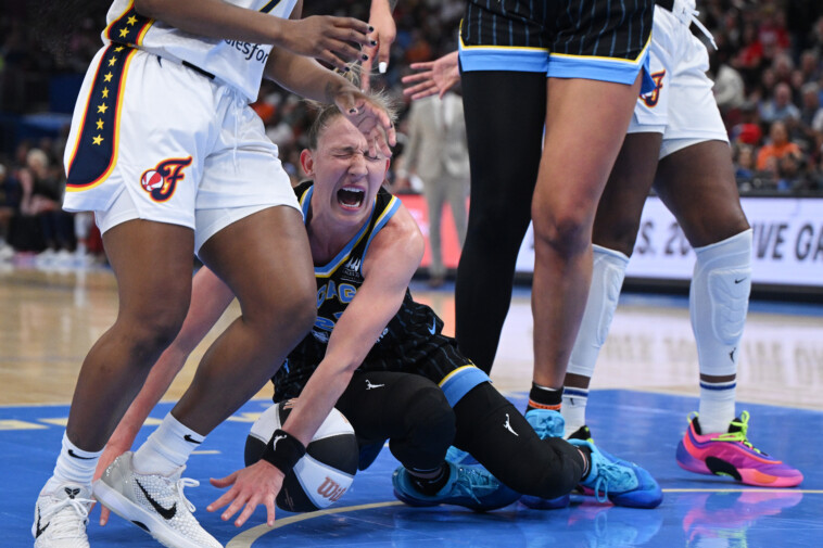 courtney-vandersloot-out-for-season-with-torn-acl-in-sky-injury-crusher