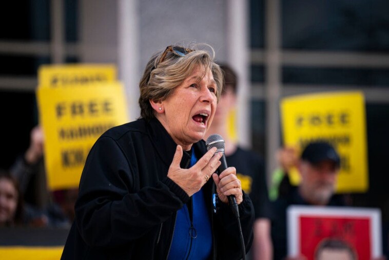 here-are-the-craziest-moments-from-monday’s-anti-ice-protest-in-dc