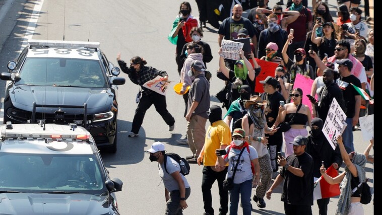 trump-administration-has-stark-warning-for-violent-anti-ice-demonstrators-and-more-top-headlines