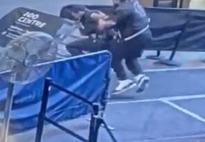 shocking-footage-captures-moment knife-wielding-maniac-lunges-at-officers inside-nyc-courthouse