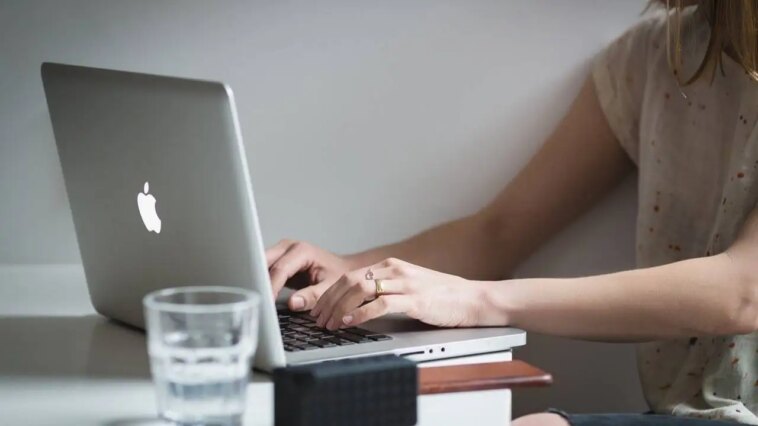 americans-now-spend-10-hours-online-every-day
