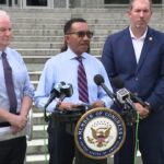 maryland-senator-says-newark-ice-facility-hides-‘evil-persisting-in-darkness’-after-denied-access