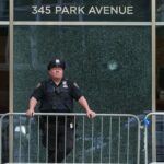 police:-vegas-casino-supervisor-sold-gunman-rifle