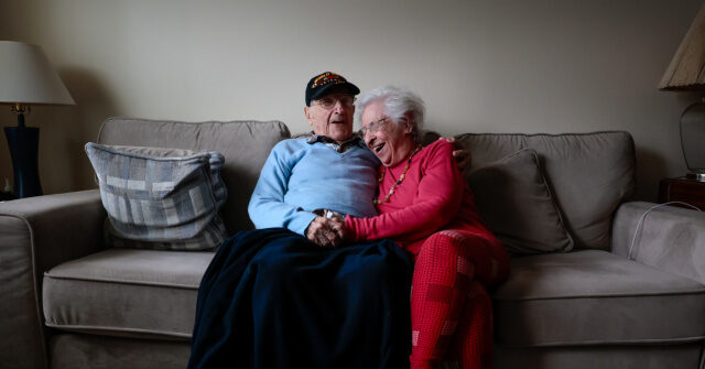 trump-signs-bill-to-help-prevent-home-foreclosures-of-america’s-veterans