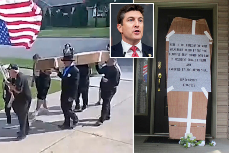 protesters-deliver-coffin-to-gop-congressman’s-front-door-in-mock-funeral-procession,-wild-video-shows