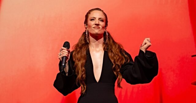 singer-jess-glynne-freaks-on-trump-for-using-her-song-to-tout-ice-deportations