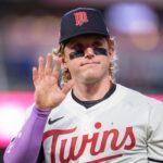 sources:-phils-fill-of-need,-get-bader-from-twins