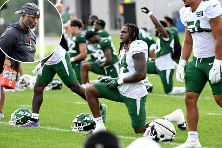 jets-coaches-praise-aaron-glenn-for-putting-focus-on-tackling-early-in-training-camp