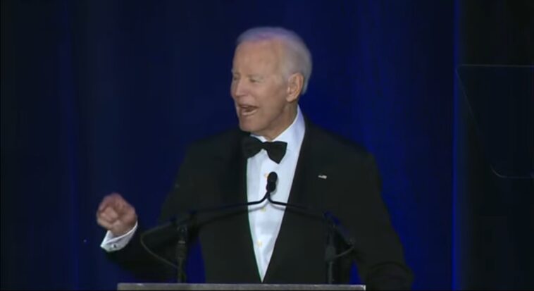 biden-looks-completely-lost-at-national-bar-association-gala,-angrily-shouts,-trashes-trump,-stumbles-through-remarks-(video)
