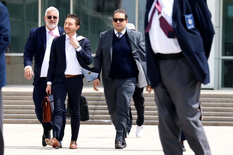 george-santos-bids-dramatic-farewell-to-supporters,-critics-before-he-begins-87-month-prison-sentence:-‘the-curtain-falls’