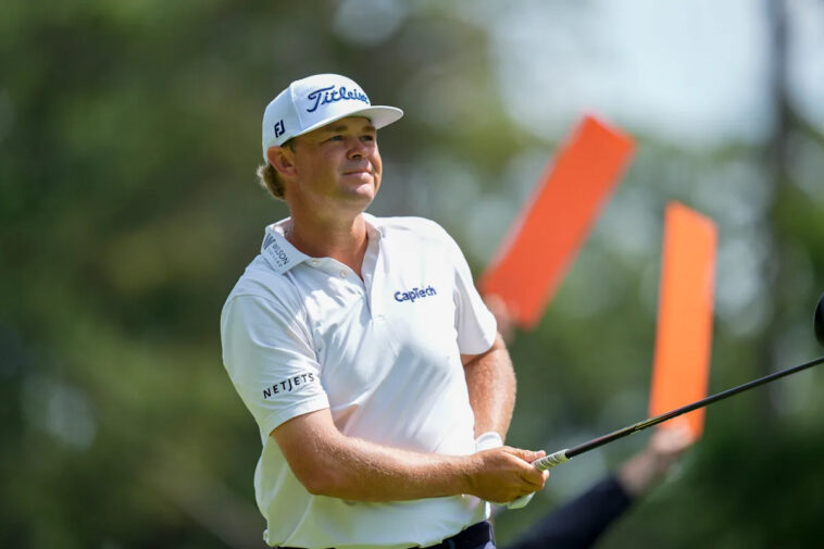 patton-kizzire-gets-the-luckiest-bounce-of-the-3m-open-on-shot-into-the-water