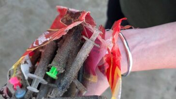 beachgoers-horrified-after-‘a-heap-of-medical-waste’-washed-ashore