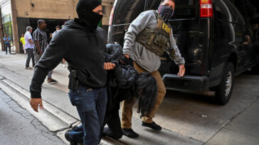 trump-administration’s-lawsuit-over-chicago’s-sanctuary-city-policies-tossed-by-federal-judge