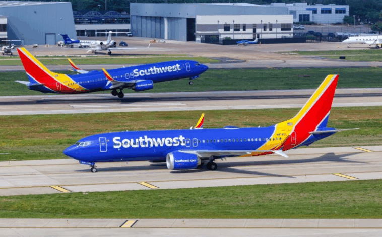 southwest-flight-from-los-angeles-to-vegas-nosedives-to-avoid-collision;-two-flight-attendants-injured