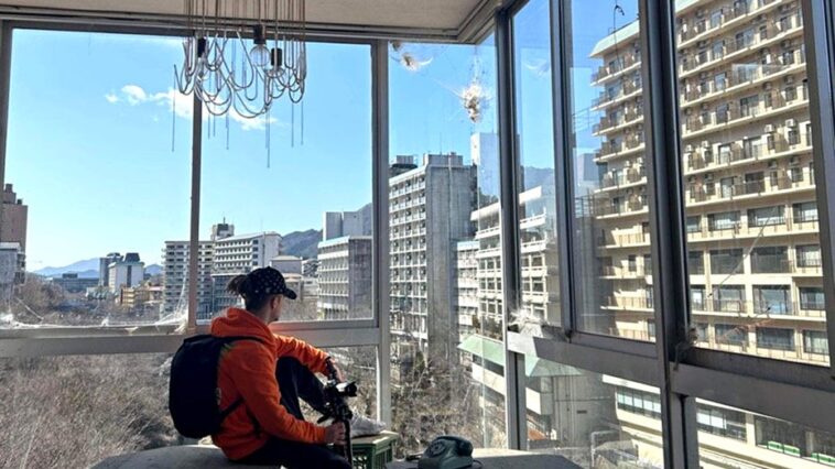 man-discovers-‘ghost-town’-full-of-empty,-eerie-hotels:-‘like-a-time-capsule’