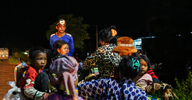 more-than-100-year-old-territorial-dispute-displaces-tens-of-thousands-in-cambodia-and-thailand