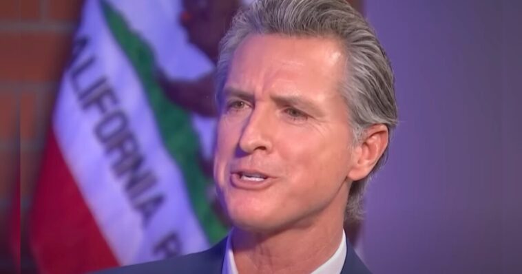 oklahoma-governor-burns-gavin-newsom-by-giving-him-a-fitting-‘award’-after-california-governor-infers-that-oklahomans-are-a-bunch-of-moochers