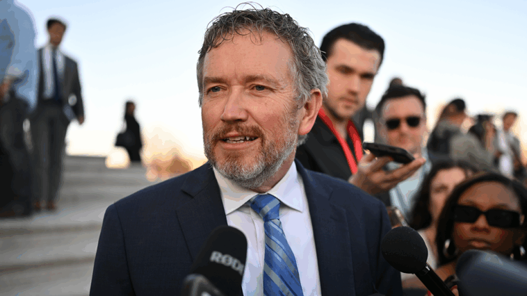 massie-urges-subpoena-against-epstein-estate,-joins-progressive-dem-in-push-for-‘full-release’-of-files