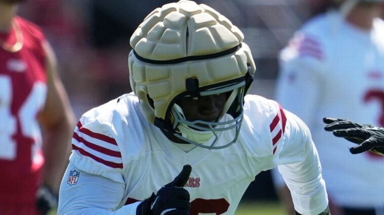 49ers-de-jackson-taken-off-field-via-ambulance