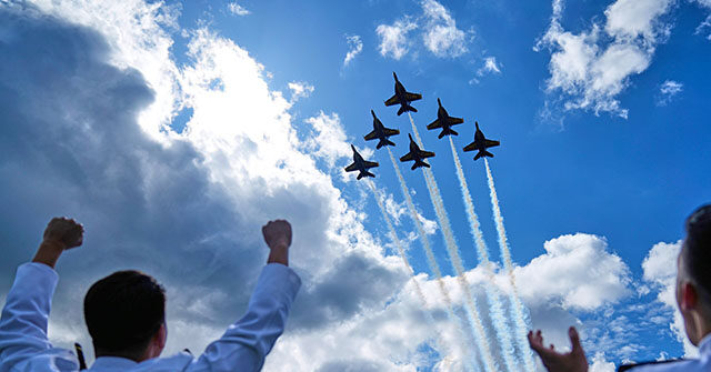 climate-activists-call-for-end-to-us.-navy’s-blue-angels-seattle-airshow