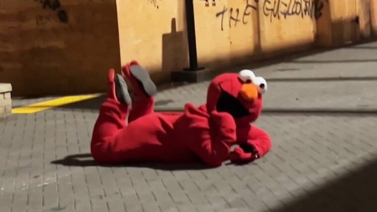portland-anti-ice-demonstrators-confused-when-person-in-full-size-elmo-costume-shows-up