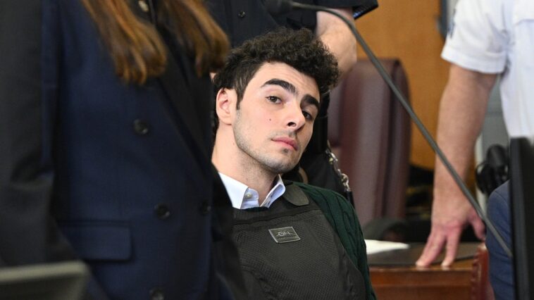 luigi-mangione’s-lawyers-slam-‘vague’-allegations,-demand-feds-show-their-hand-in-‘barebones’-ceo-murder-case