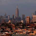multiple-injured,-including-cop,-after-gunman-storms-manhattan-office-building