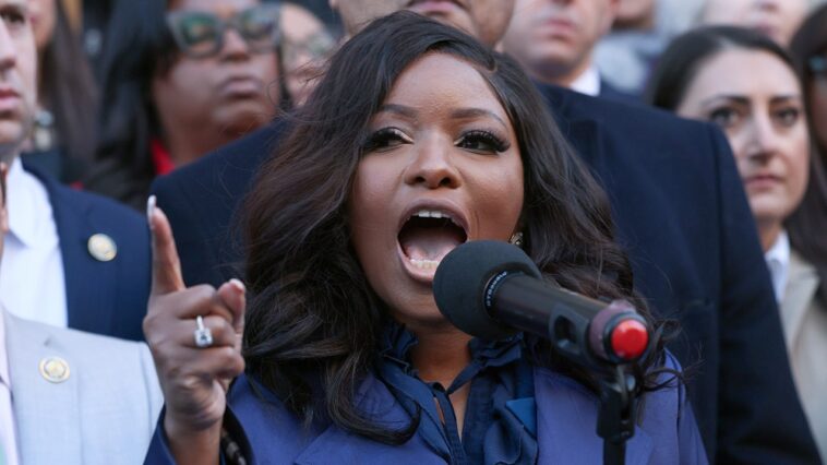 jasmine-crockett-allegedly-tried-‘shutting-down’-atlantic-piece-after-reporter-contacted-other-democrats