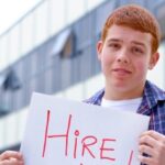 wsj:-ai-disrupts-entry-level-job-market-for-college-grads,-threatening-traditional-career-paths