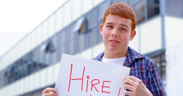 wsj:-ai-disrupts-entry-level-job-market-for-college-grads,-threatening-traditional-career-paths