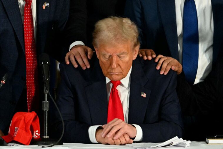 new-trump-guidance-allows-federal-employees-to-debate-religion-with-co-workers