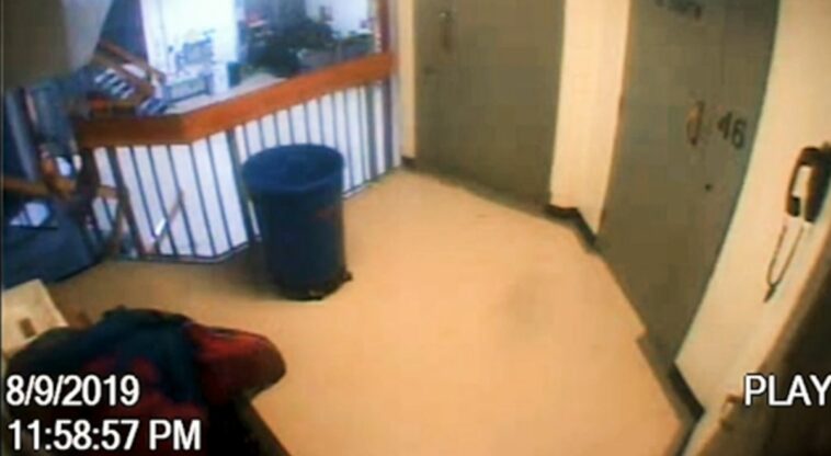 fbi-allegedly-in-possession-of-epstein-jail-video-with-‘missing-minute’