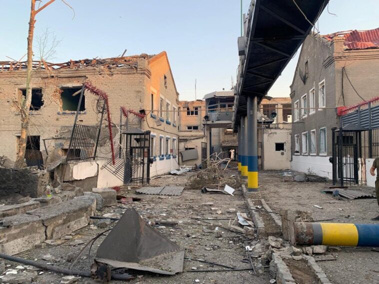russian-airstrikes-on-prison,-hospital-kill-19-in-southeastern-ukraine