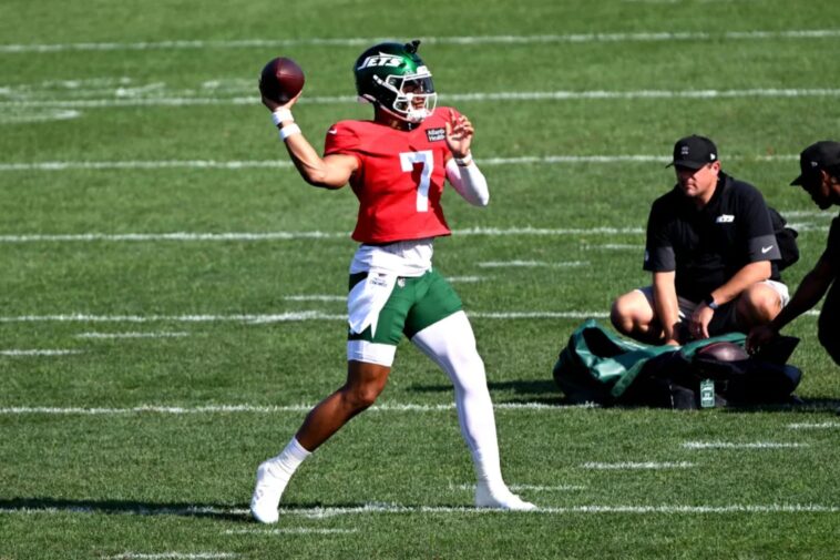 justin-fields-ends-on-high-note-in-jets-practice-return